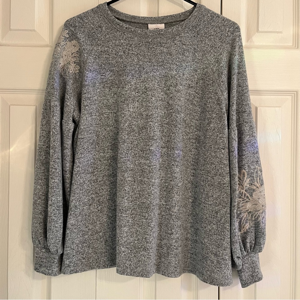 Gray Women's Top with Embroidered Sleeves